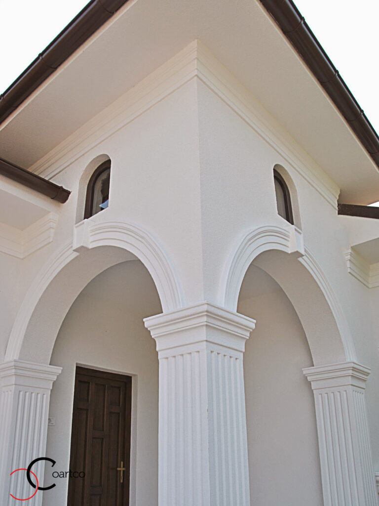 coloane si arcade la intrare in exterior casa, fatade case cu coloane decorative din polistiren